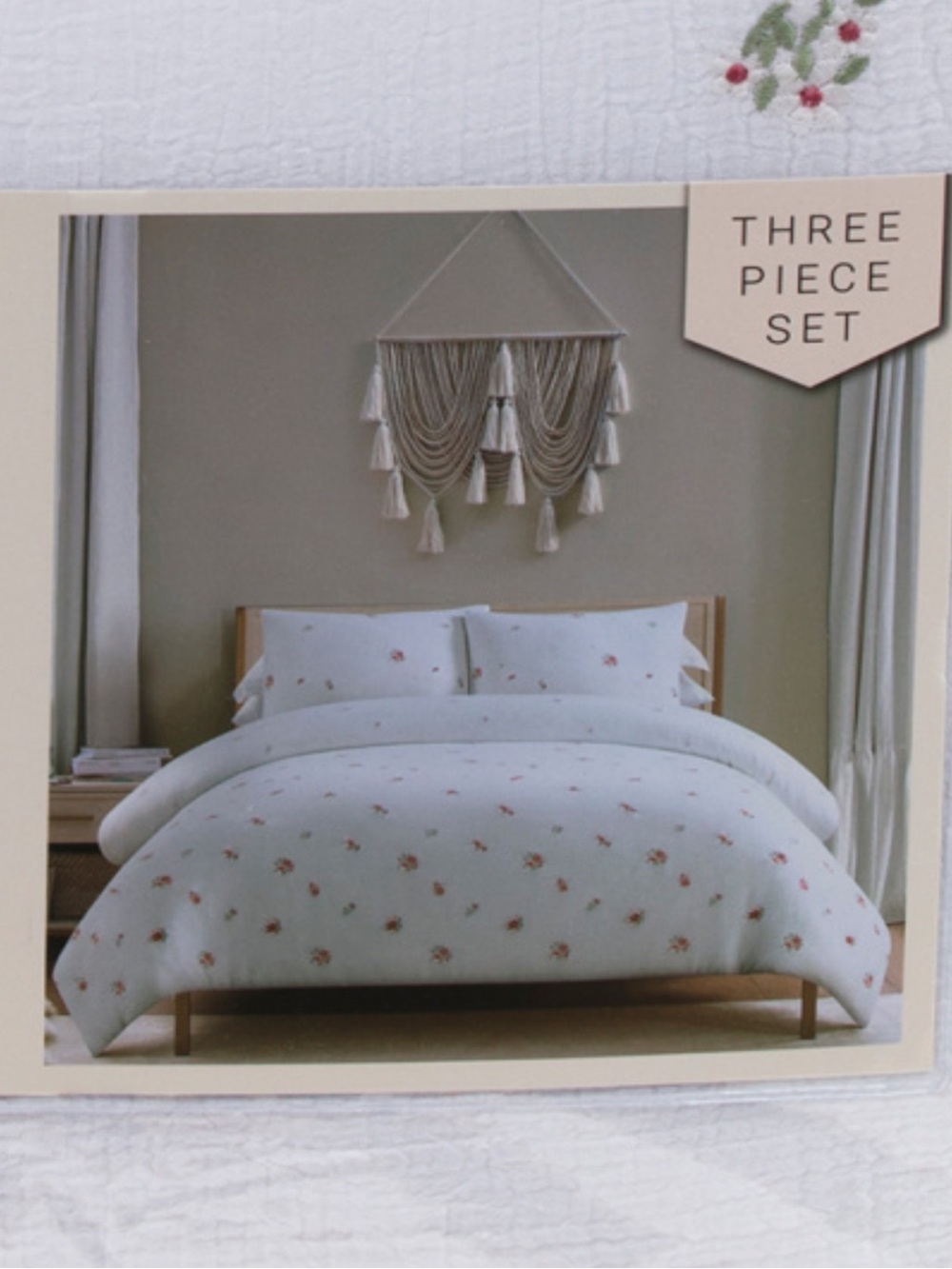 RACHEL ZOE Needlepoint Bouquet Comforter Set - Picture 3 of 4